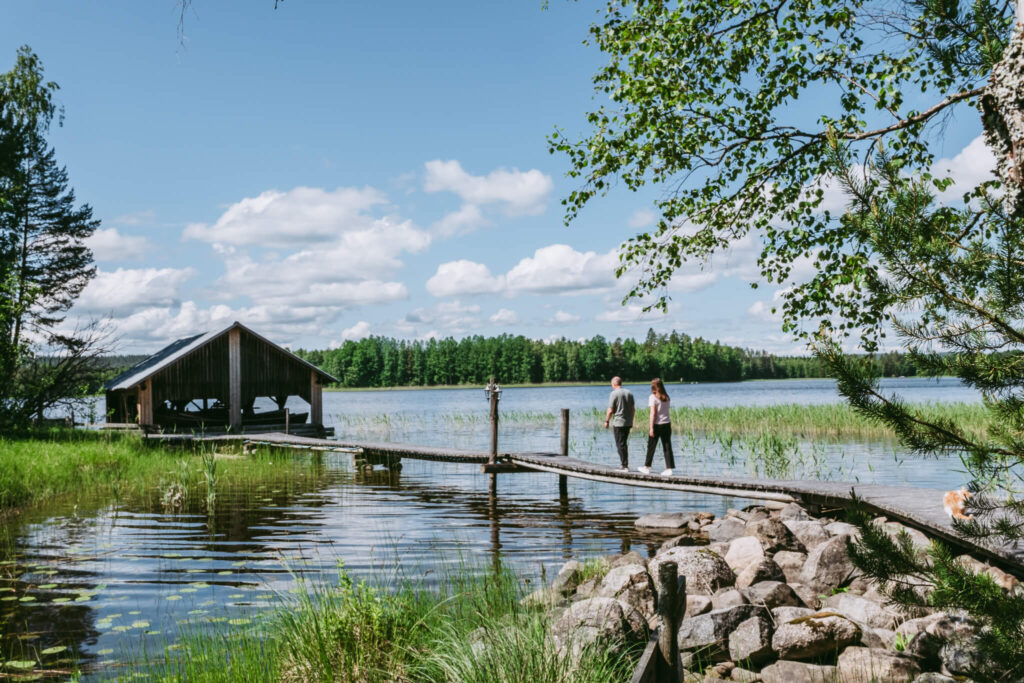 Ranta-Keurula-maatilamajoitus-laituri